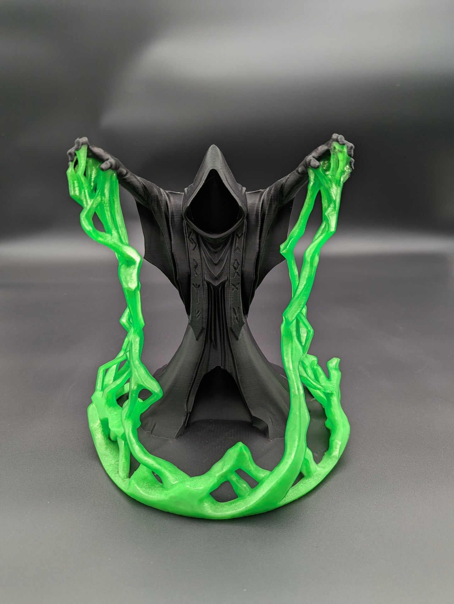 Behold the Wizard Spellcasting Dice Tower